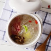 萝卜菌菇汤的做法