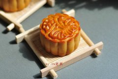 广式莲蓉月饼的家常做法