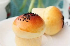 蘑菇头豆沙小面包的家常做法