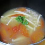 肉片海鲜菇番茄汤的做法
