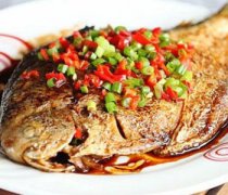 【鲳鱼的做法】鲳鱼怎么做好吃_鲳鱼的家常做法