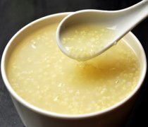 【小米大米粥的功效】小米大米粥的营养价值_小米大米粥的家常做法
