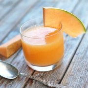 【哈密瓜汁饮料】哈密瓜汁饮料的热量_哈密瓜汁饮料的营养价值